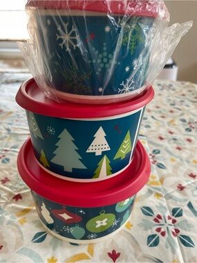 Tupperware Blue Holiday Nesting Bowls with Red Lids